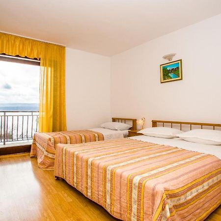 Apartmani Pava โอมิช ภายนอก รูปภาพ