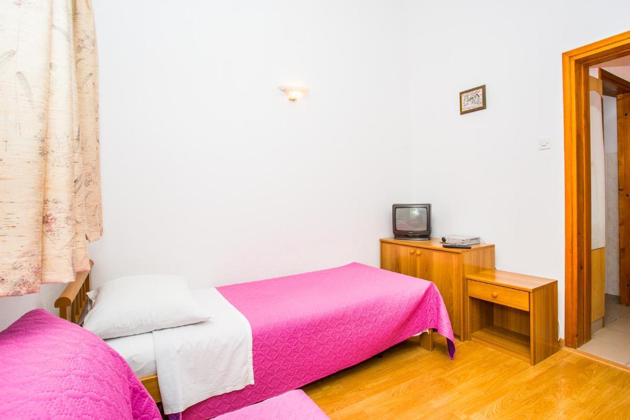 Apartmani Pava โอมิช ภายนอก รูปภาพ