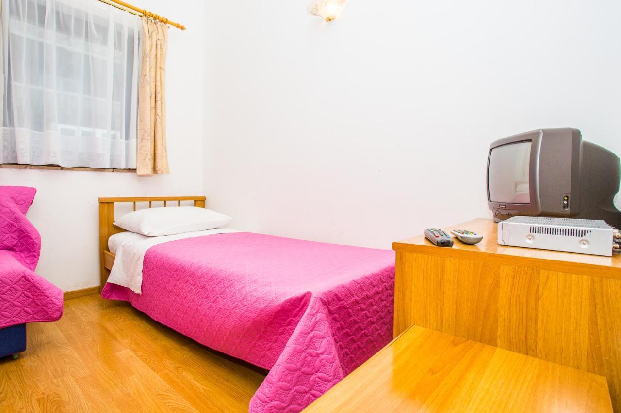 Apartmani Pava โอมิช ภายนอก รูปภาพ