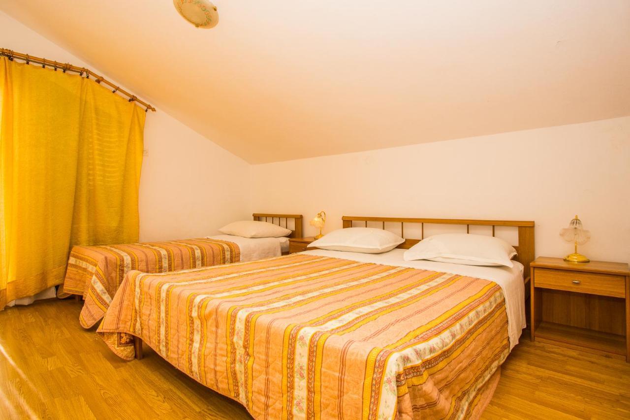 Apartmani Pava โอมิช ภายนอก รูปภาพ